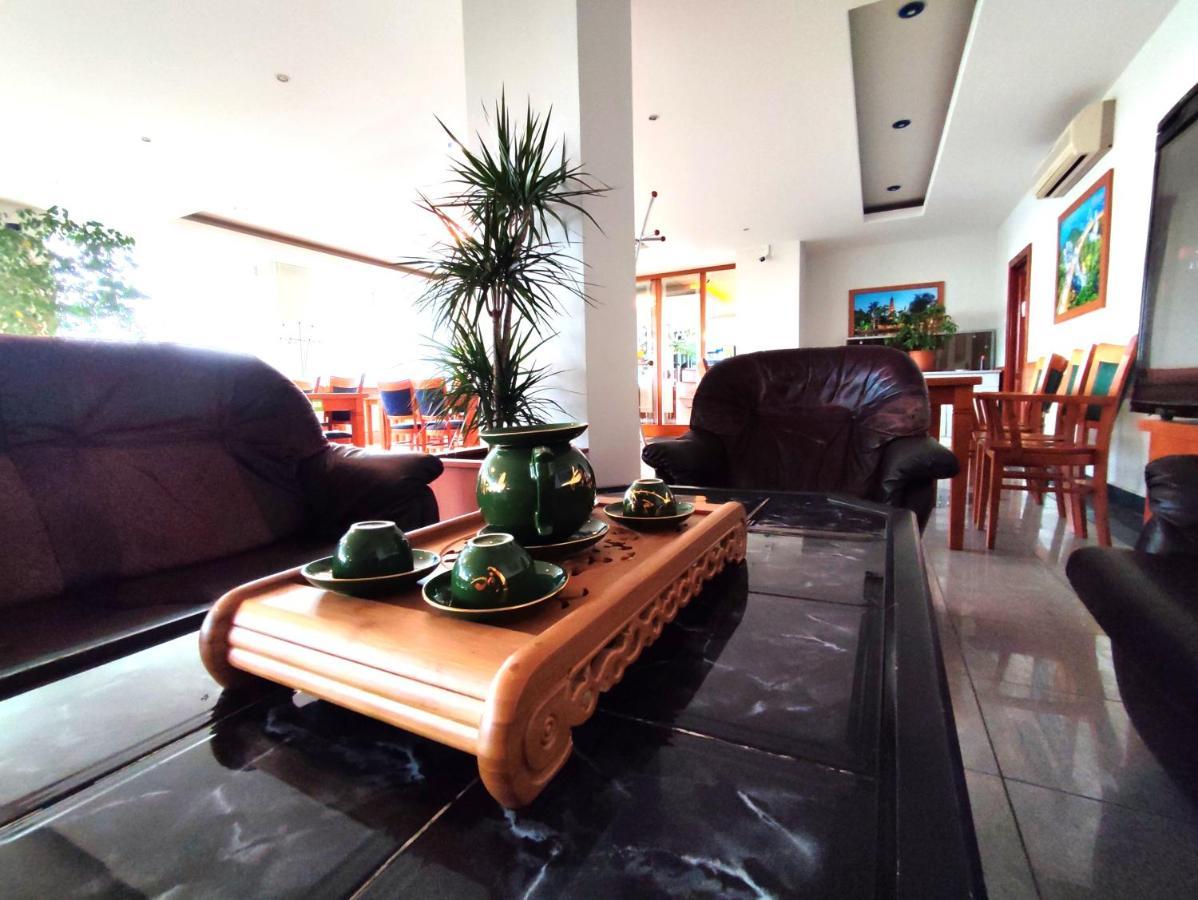 Hotel Jurki Dom Bratislava Luaran gambar