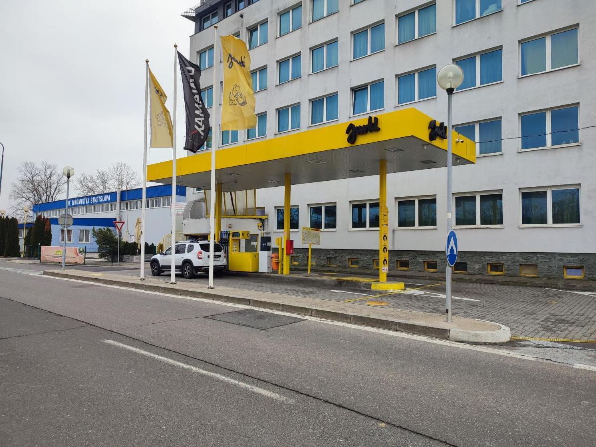Hotel Jurki Dom Bratislava Luaran gambar
