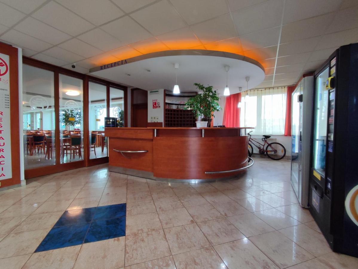 Hotel Jurki Dom Bratislava Luaran gambar