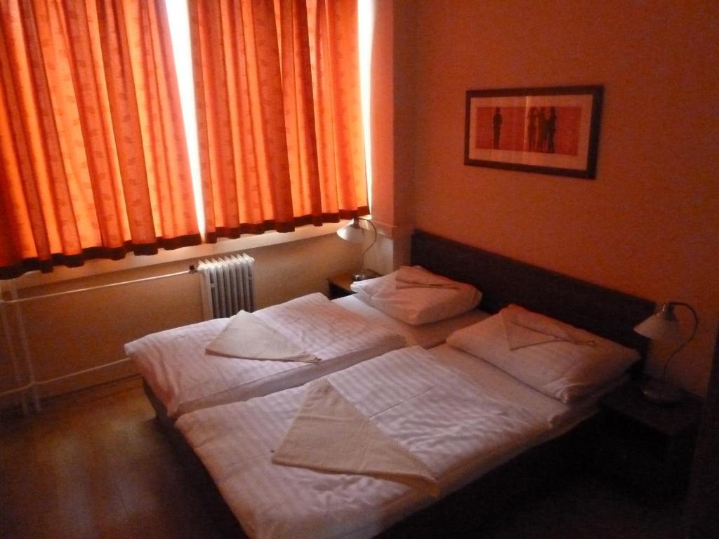 Hotel Jurki Dom Bratislava Luaran gambar